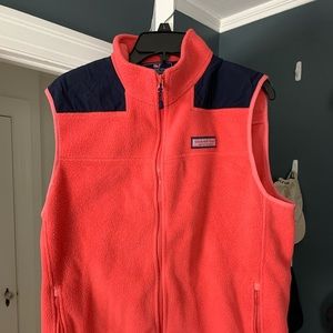 Vineyard vines men’s fleece vest coral